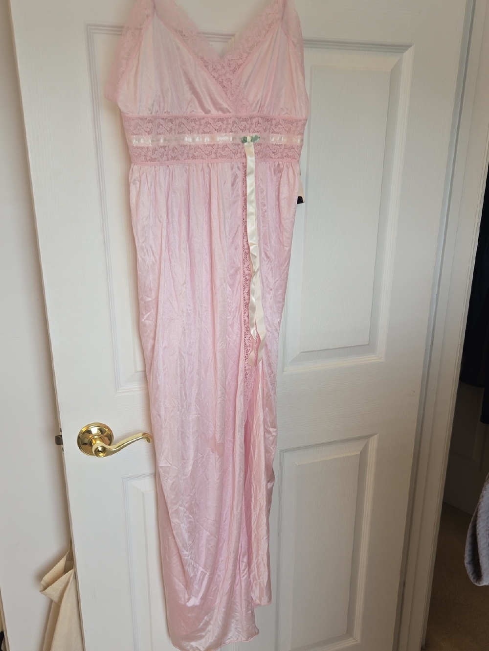 Vintage Soft Pink Lace-Trim Maxi Dress with Ribbon Detail